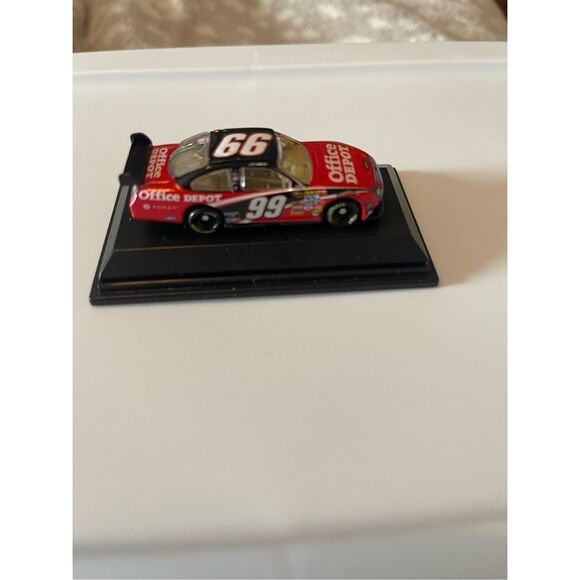 Motorsports Authentics Carl Edwards 2007 NASCAR Die-Cast Bristol Race Racecar - Picture 13 of 16